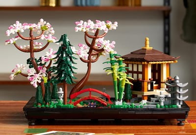 LEGO Icons Gradina serena model expus